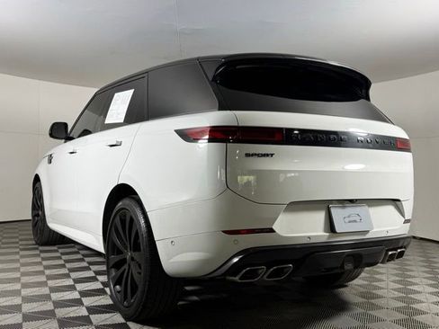 Used 2025 Land Rover Range Rover Sport Dynamic SE image 4