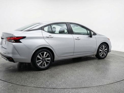 Used 2025 Nissan Versa SV image 9