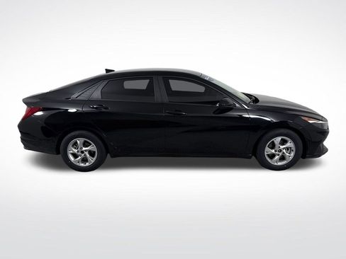 Used 2023 Hyundai Elantra SE FWD image 2