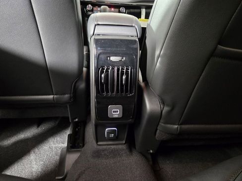 New 2026 Jeep Compass Latitude image 13