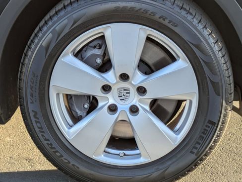 Certified 2023 Porsche Cayenne image 12