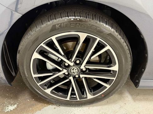 Used 2026 Toyota Camry XLE AWD/4WD image 10