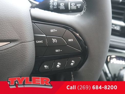 New 2027 Chrysler Pacifica Limited FWD image 28
