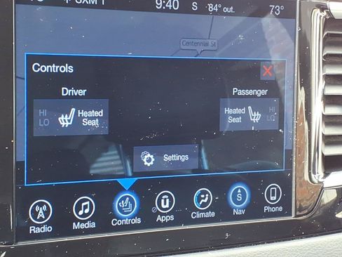 Used 2017 Chrysler Pacifica Touring-L FWD image 17