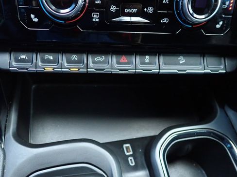 Used 2023 GMC Sierra 1500 AT4 w/ AT4 Premium Package image 21