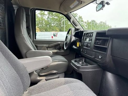 Used 2025 GMC Savana 2500 w/ Driver Convenience Package RWD image 21