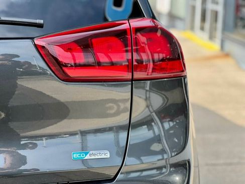 Used 2022 Kia Niro EX w/ Cold Weather Package image 10