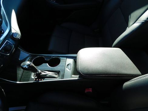 Used 2019 Chevrolet Impala LT FWD image 36