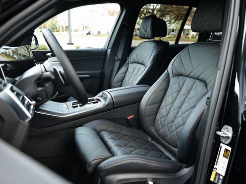 New 2026 BMW X5 xDrive50e w/ Climate Comfort Package image 20