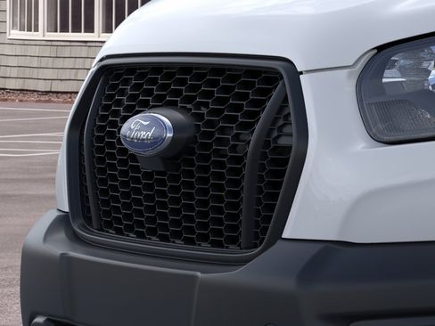 New 2025 Ford Transit 250 Low Roof RWD image 17