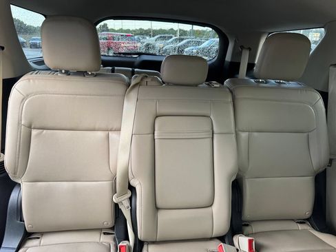 Used 2020 Ford Explorer XLT w/ Equipment Group 202A AWD/4WD image 9