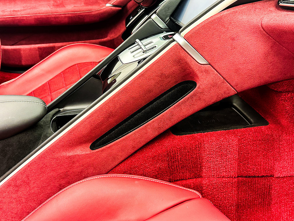 Certified 2025 Ferrari Roma Spider RWD image 22