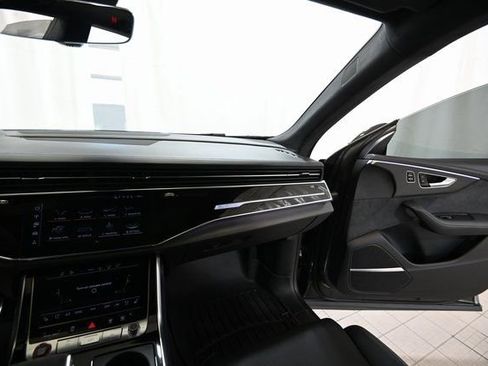 Used 2024 Audi RS Q8 AWD/4WD image 29