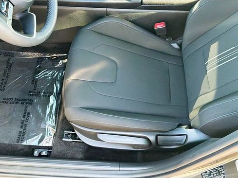 Certified 2025 Hyundai Elantra SEL image 19