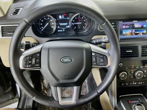 Used 2019 Land Rover Discovery Sport HSE AWD/4WD image 11