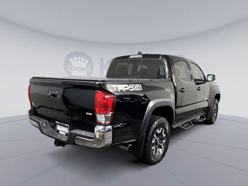 Used 2017 Toyota Tacoma TRD Off-Road w/ Tow Package (A/T) AWD/4WD image 7