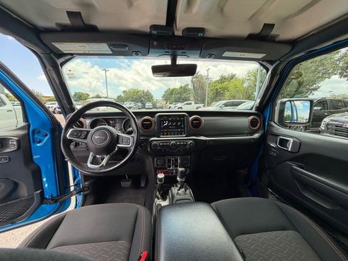 Used 2022 Jeep Gladiator Mojave w/ LED Lighting Group AWD/4WD image 11