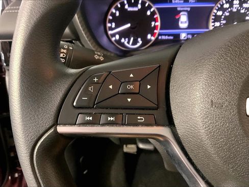 Used 2024 Nissan Sentra SV FWD image 18