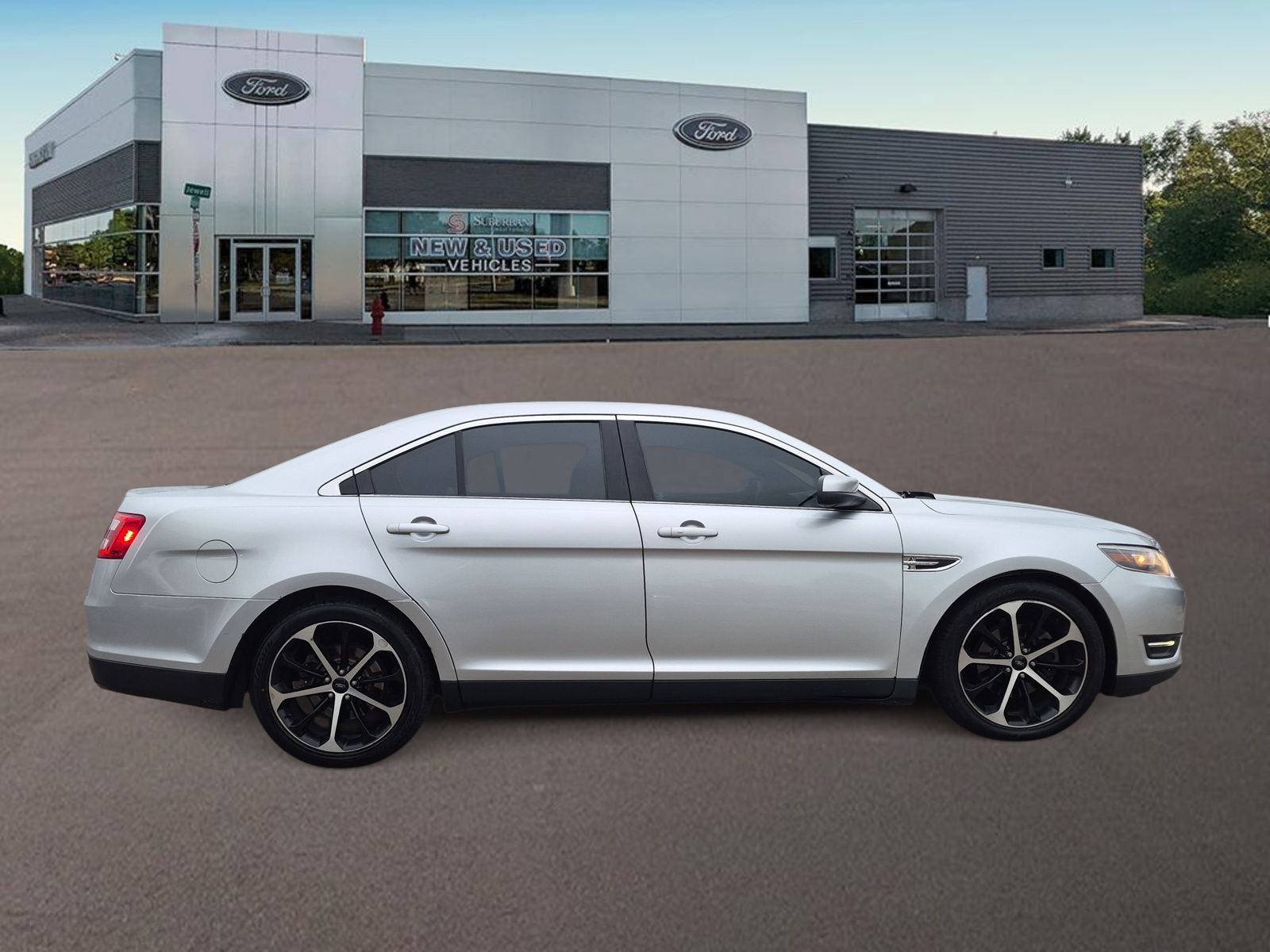 Used 2016 Ford Taurus SEL w/ Equipment Group 201A AWD/4WD image 10