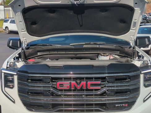 New 2026 GMC Sierra 1500 AT4 w/ AT4 Premium Package AWD/4WD image 17