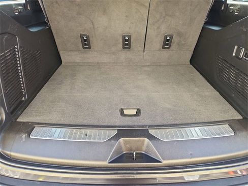 Used 2023 Chevrolet Suburban RST w/ Luxury Package image 26