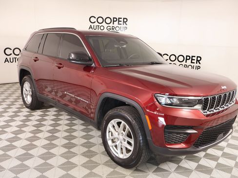 Used 2025 Jeep Grand Cherokee Laredo X AWD/4WD image 1