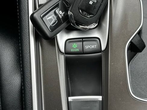 Used 2018 Honda Accord Touring image 29