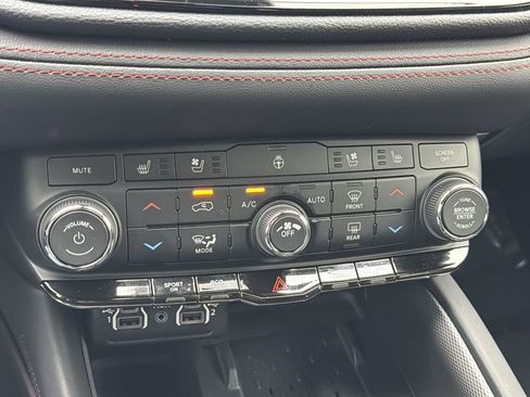 Used 2025 Dodge Durango R/T AWD/4WD image 6