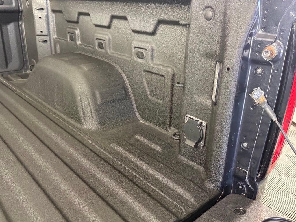Used 2023 GMC Sierra 1500 Denali Ultimate AWD/4WD image 15