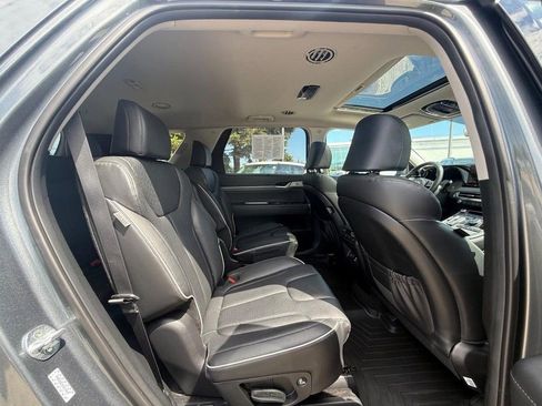 Used 2023 Hyundai Palisade SEL w/ Premium Package AWD/4WD image 14