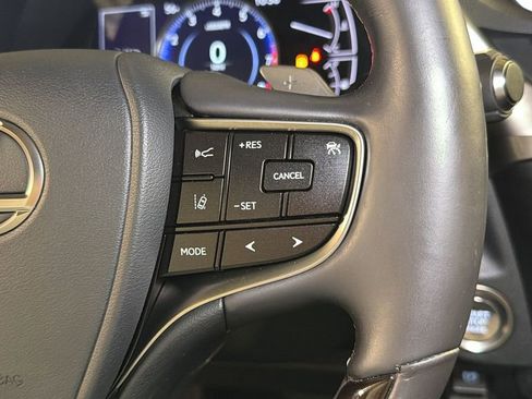 Used 2019 Lexus ES 350 Ultra Luxury w/ Accessory Package 2 FWD image 22