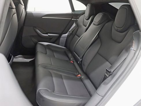 Used 2022 Tesla Model S image 31