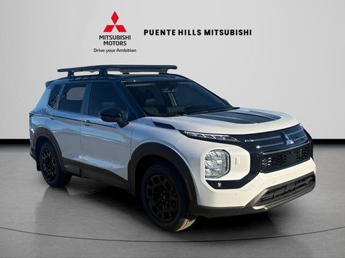 New 2026 Mitsubishi Outlander Trail Edition image 3