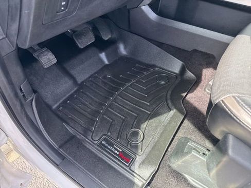 Used 2017 Ford F150 Platinum w/ Equipment Group 701A Luxury image 16