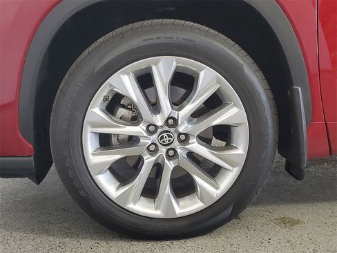 Used 2022 Toyota Highlander Limited image 7