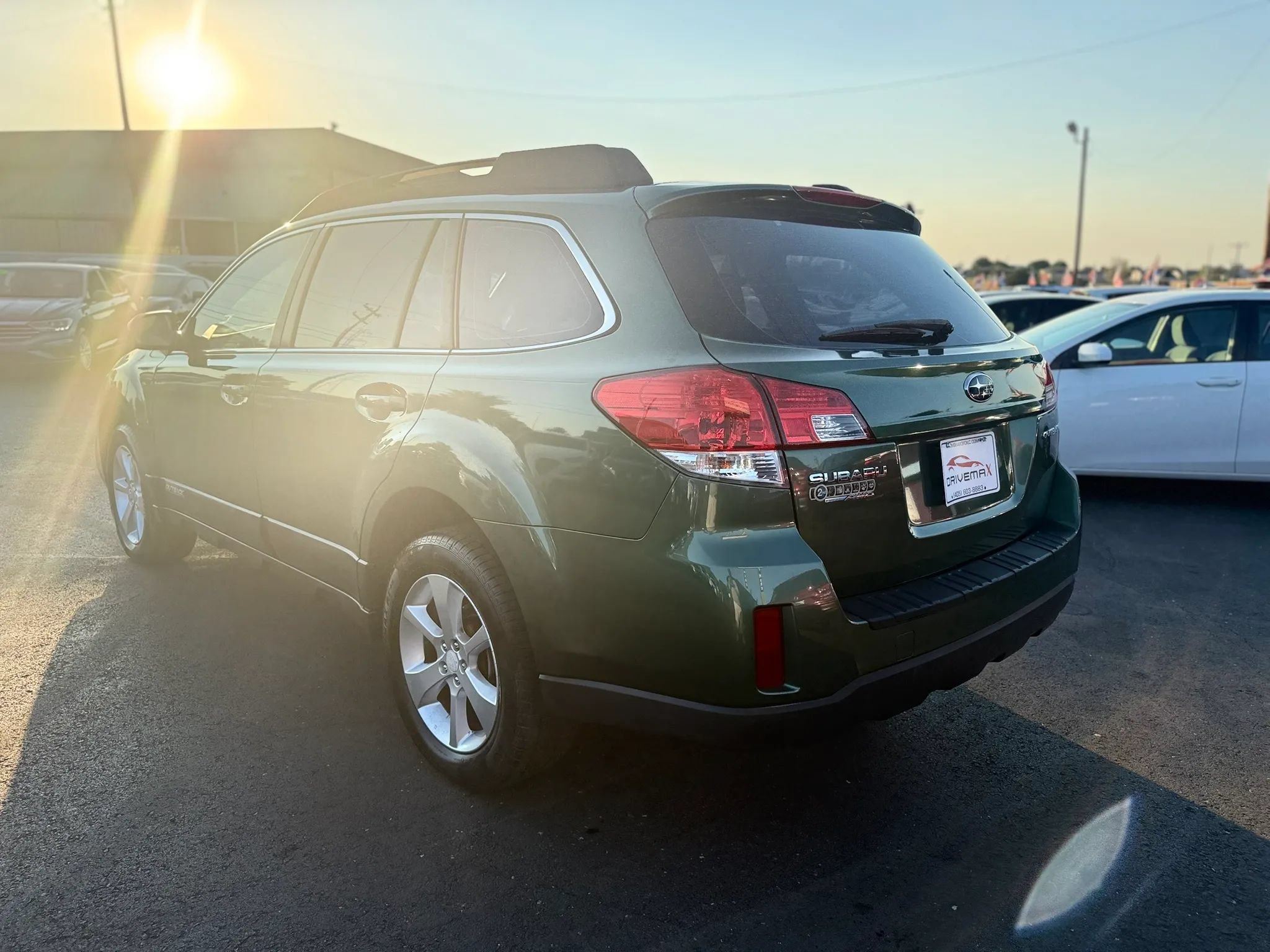 Used 2014 Subaru Outback 2.5i w/ Alloy Wheel Package AWD/4WD image 5