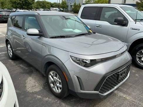 Used 2025 Kia Soul LX FWD image 6