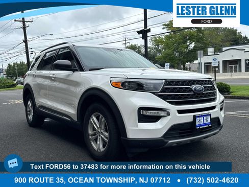 Certified 2024 Ford Explorer XLT w/ Equipment Group 202A AWD/4WD image 1