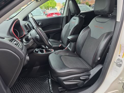 Used 2020 Jeep Compass Trailhawk AWD/4WD image 4