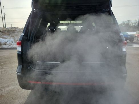 Used 2023 Lincoln Navigator Reserve image 24