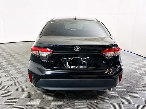 Used 2023 Toyota Corolla LE w/ LE Convenience Package FWD image 4
