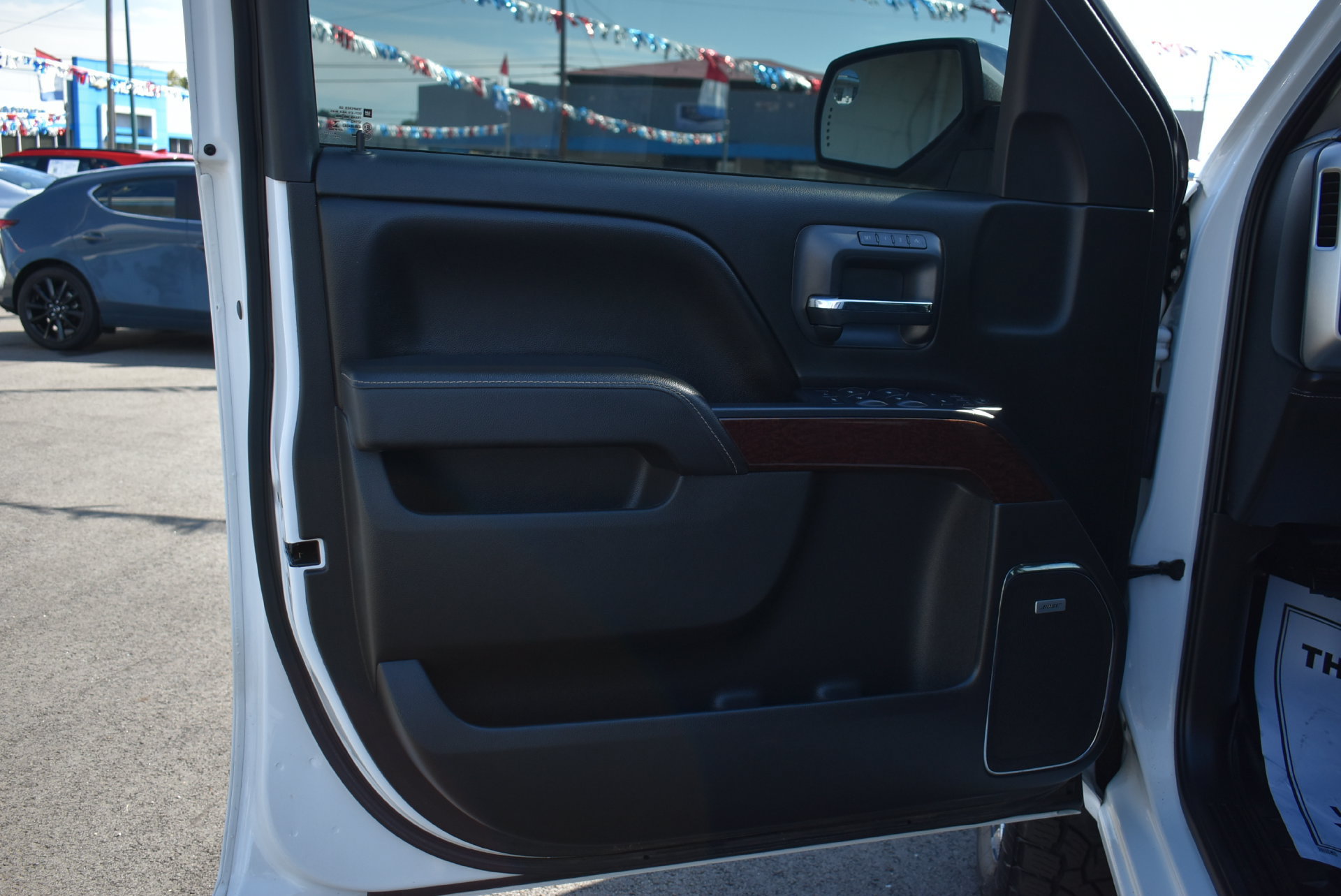 Used 2017 GMC Sierra 1500 SLT w/ SLT Premium Package AWD/4WD image 12