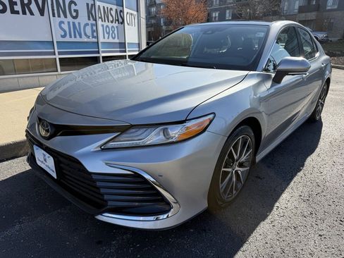 Used 2024 Toyota Camry XLE image 10