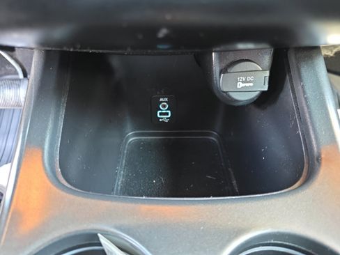 Used 2019 Dodge Journey SE w/ Connectivity Group FWD image 33