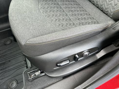 Used 2024 Chevrolet Equinox LT image 24