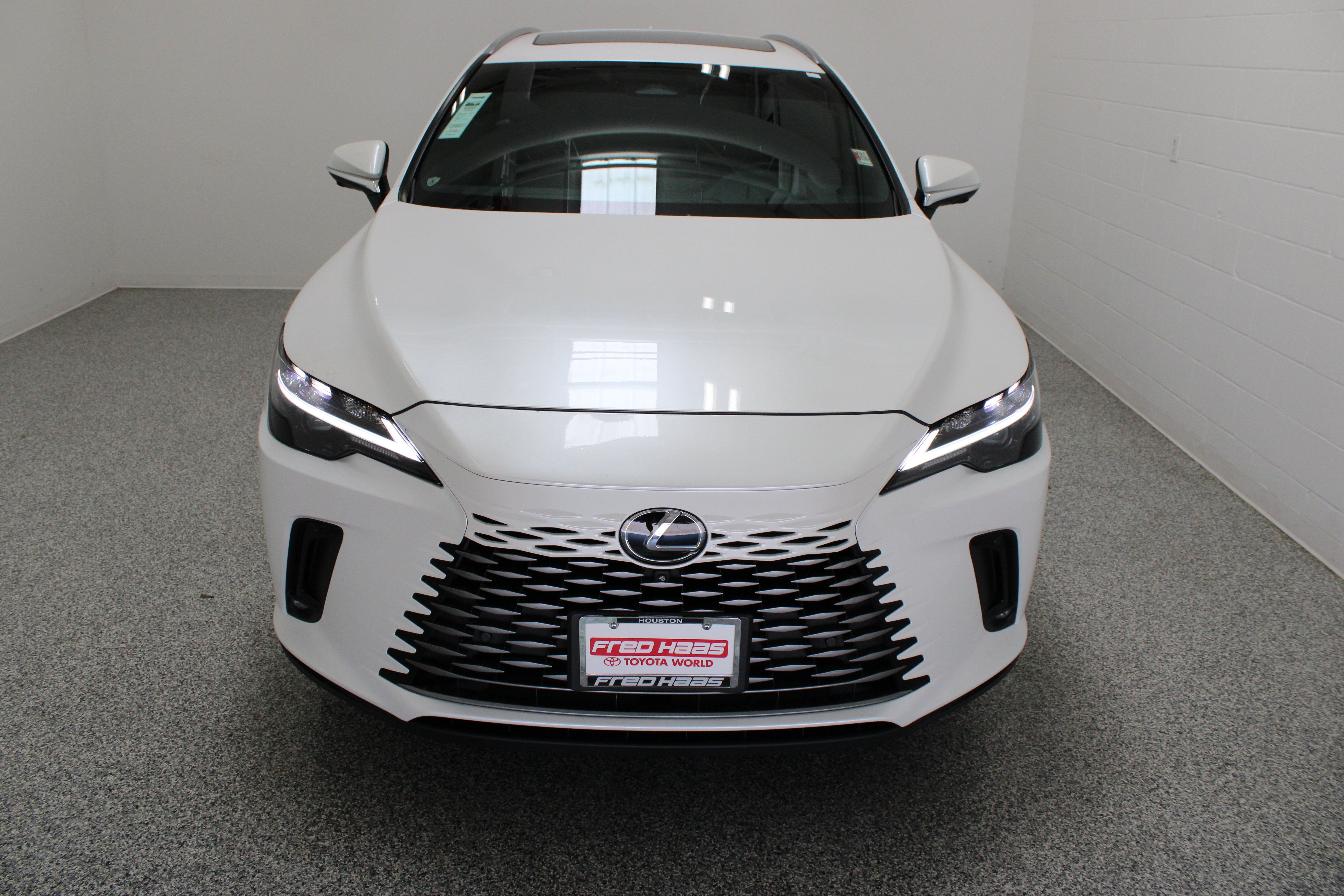 Used 2024 Lexus RX 350 Premium Plus w/ Convenience Package FWD image 3