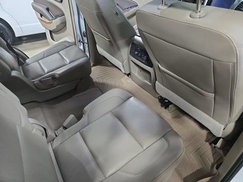Used 2018 Chevrolet Tahoe Premier AWD/4WD image 13