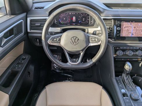 Certified 2022 Volkswagen Atlas Cross Sport SEL R-Line AWD/4WD image 13
