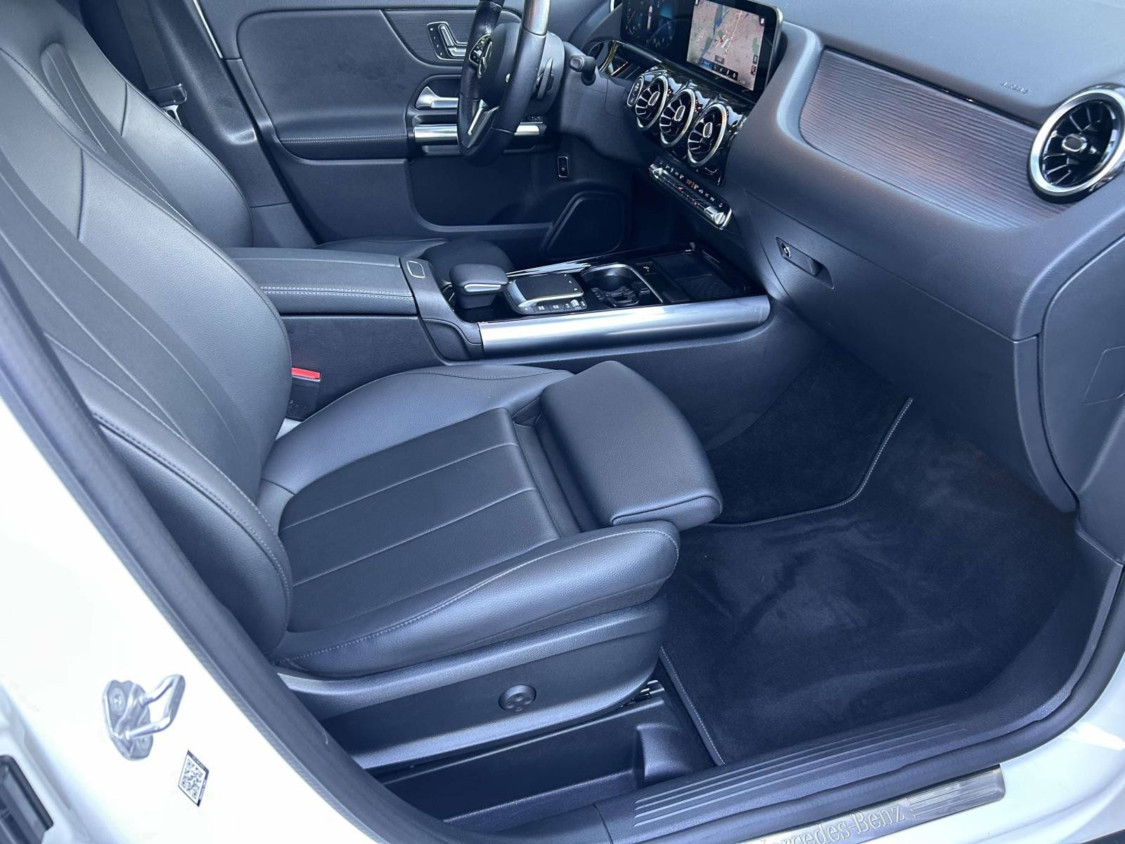 Used 2021 Mercedes-Benz GLA 250 4MATIC image 48
