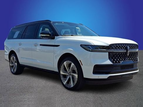 New 2026 Lincoln Navigator L Black Label AWD/4WD image 2